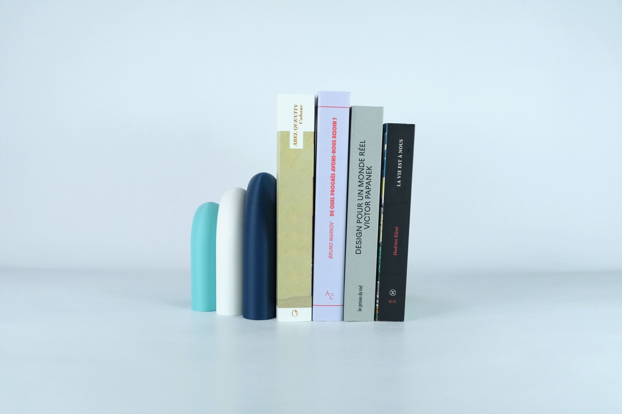 Arc | Serre-livre design & Vase soliflore modulable - Marine / Blanc / Lagon 21 - Les Arcadiens