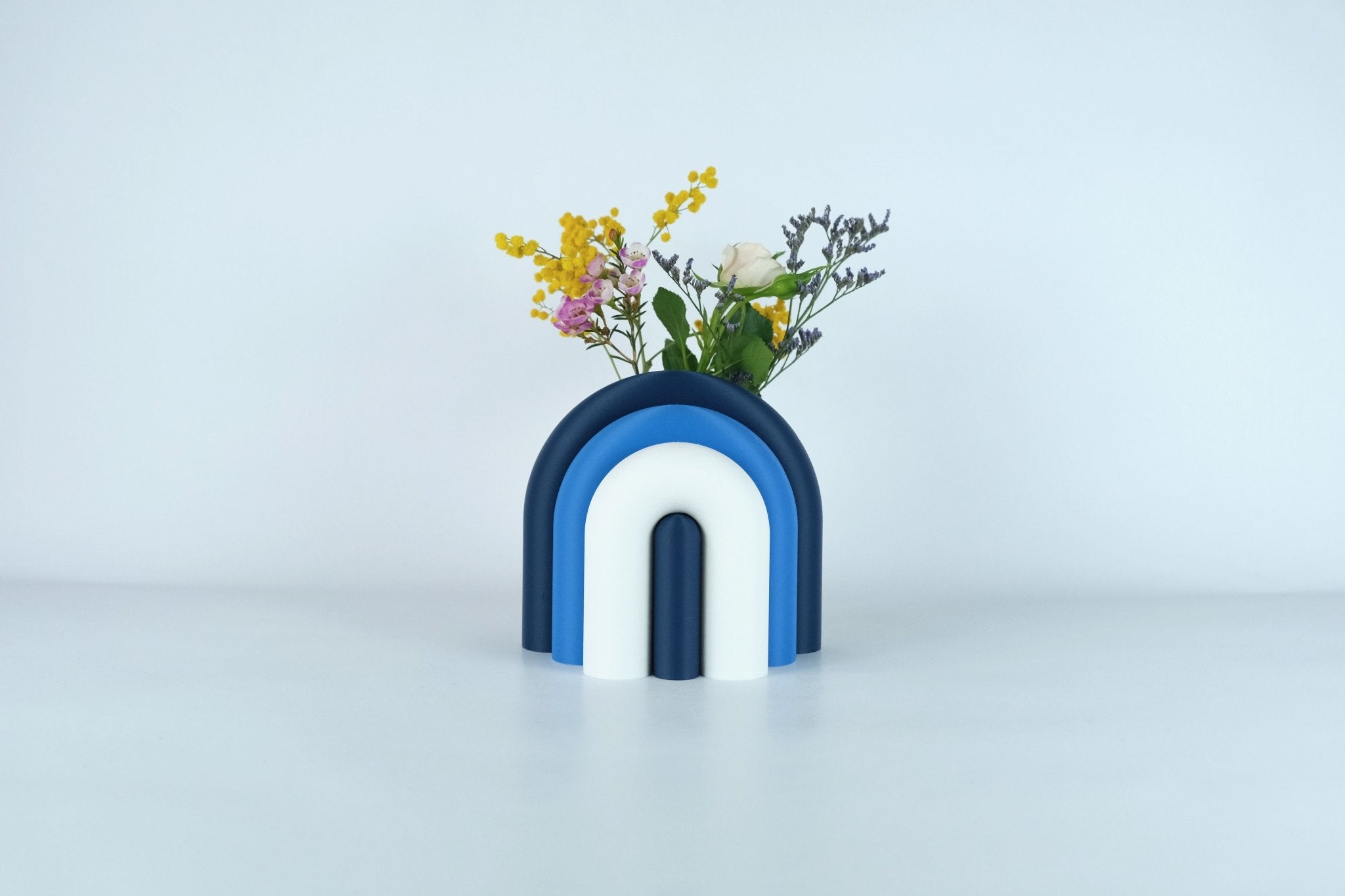 Arc | Serre-livre design & Vase soliflore modulable - Marine / Bleu / Blanc 31 - Les Arcadiens