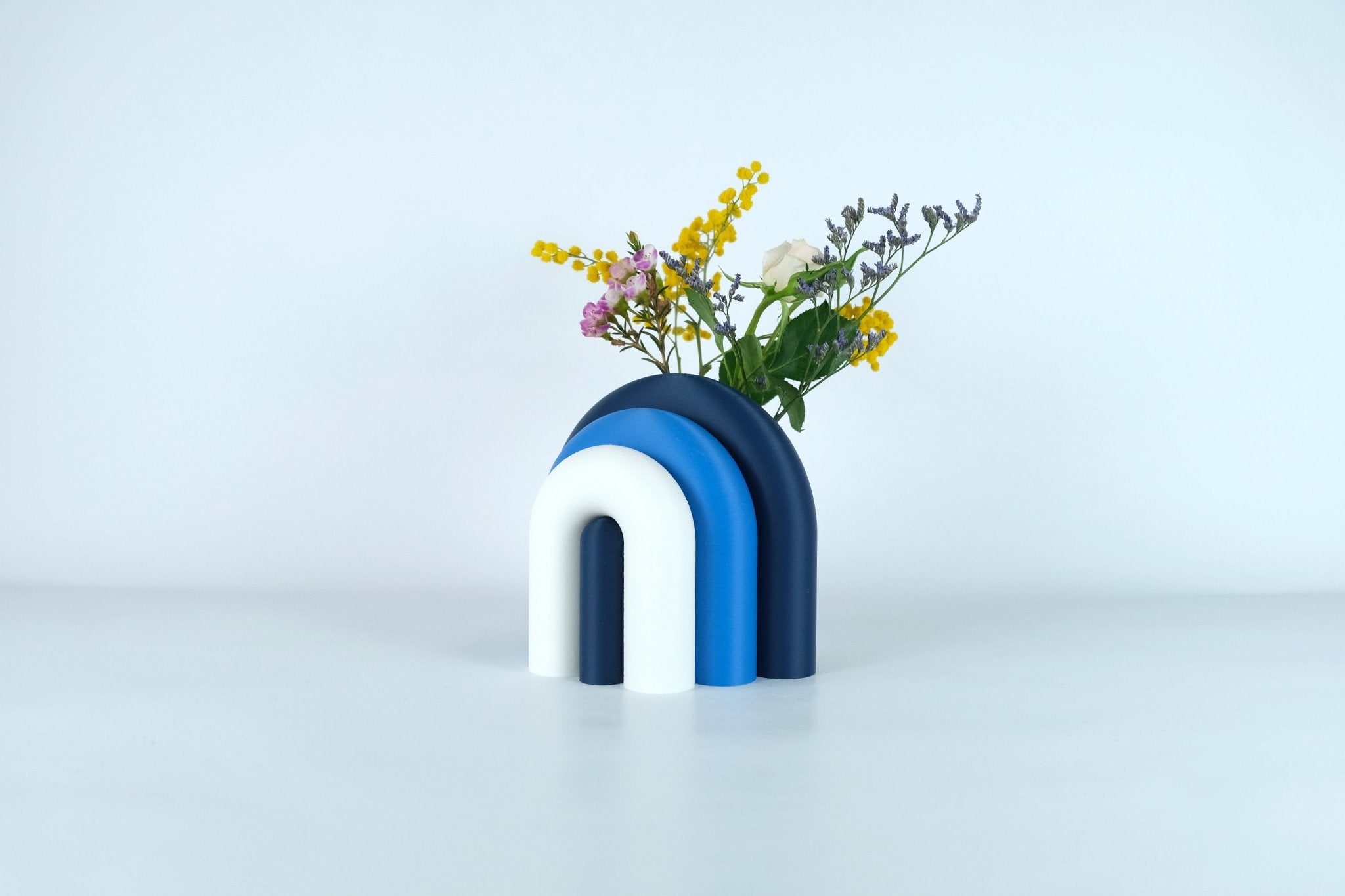 Arc | Serre-livre design & Vase soliflore modulable - Marine / Bleu / Blanc 32 - Les Arcadiens