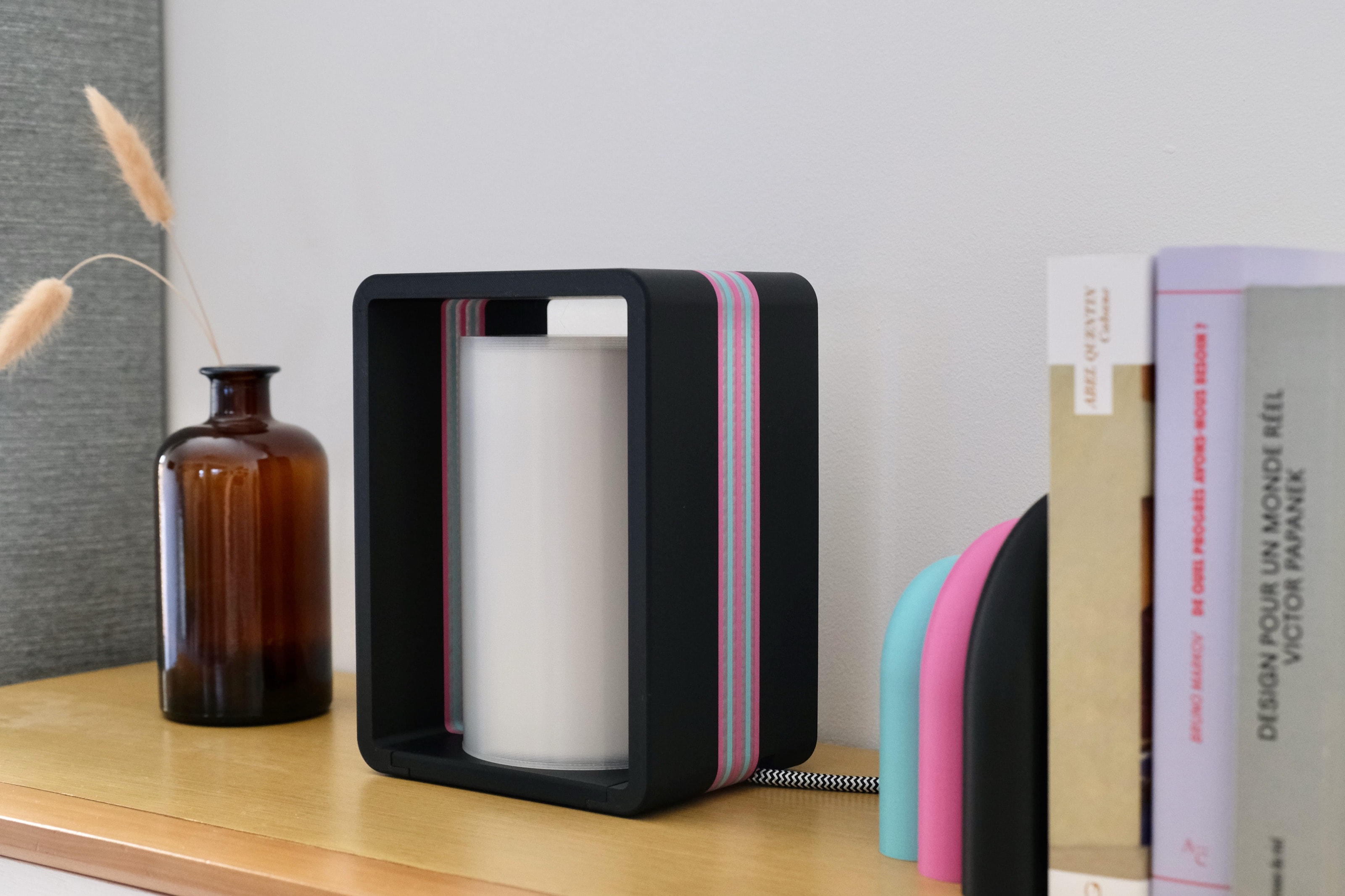 Lampe à poser Interstice noire, Les Arcadiens