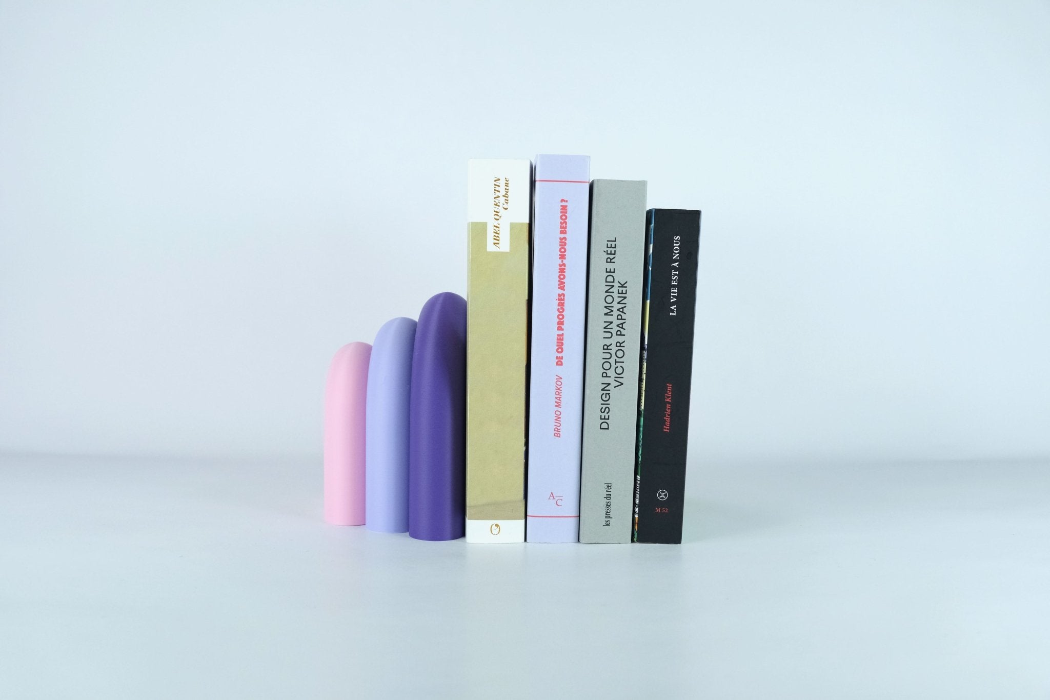 Arc | Serre-livre design & Vase soliflore modulable - Violet / Lilas / Rose poudré / Blanc 55 - Les Arcadiens